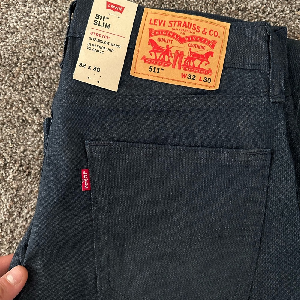 SOLD !!! Levi’s 511 Slim.